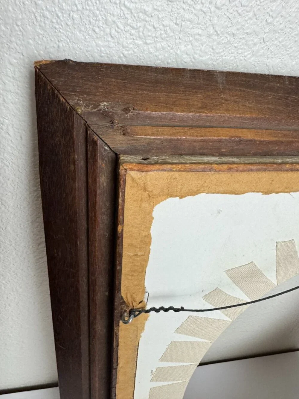 Vintage / Antique  Wooden Carved Frame w/Oval Opening 17 x 21